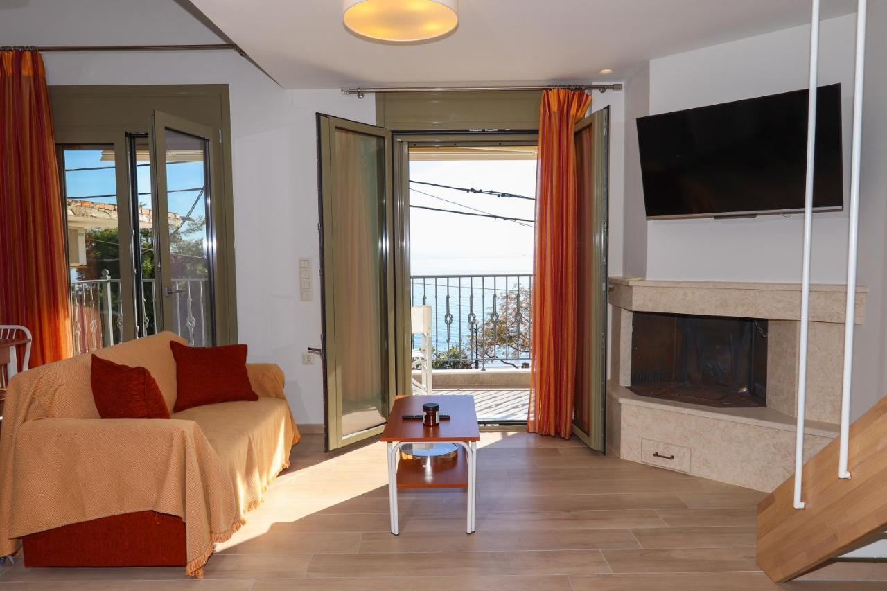 East & West Seaside Apartments Gialtra Exterior photo