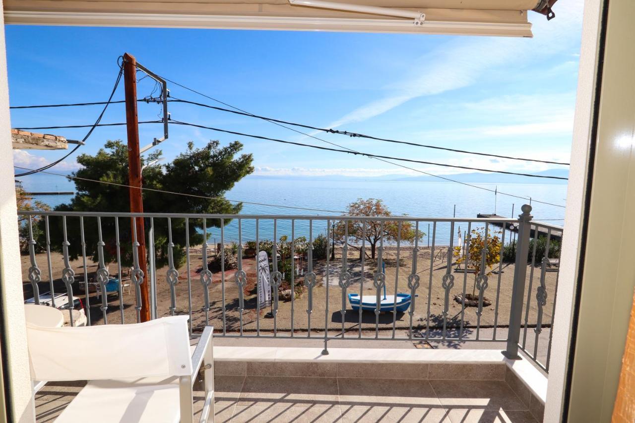 East & West Seaside Apartments Gialtra Exterior photo