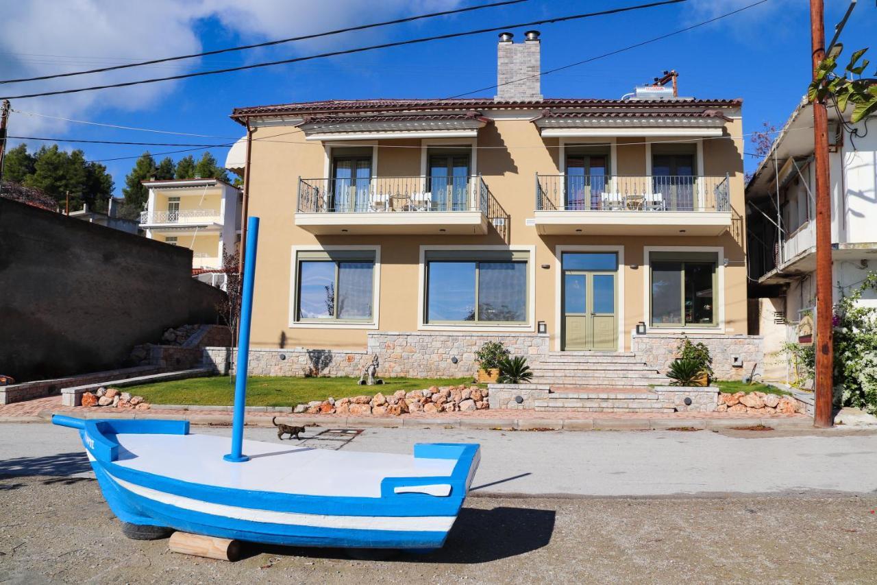 East & West Seaside Apartments Gialtra Exterior photo
